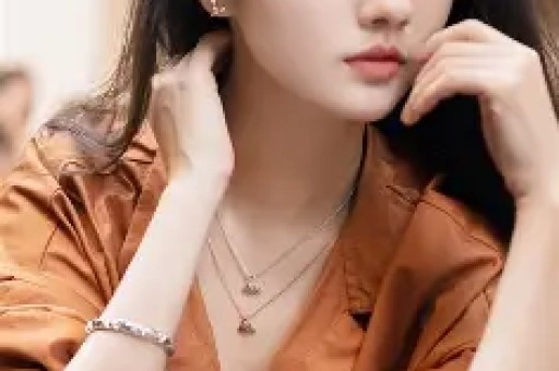 3岁女童在洗浴店摔倒后脑受伤宝妈发帖吐槽反被索赔100万元店方：她拒不删帖疑似敲诈